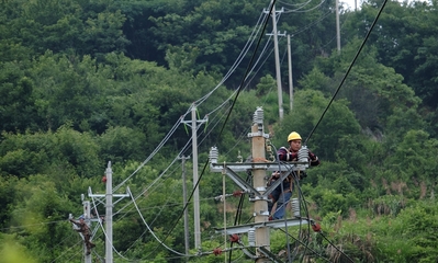 端午假期施工忙，永顺石堤镇光伏线路建设加速推进