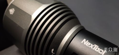 手持版探照灯 大能量长续航，徒步户外的可靠伙伴